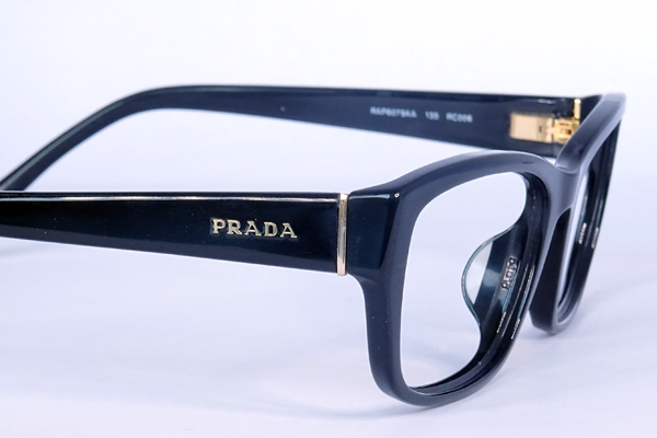 PRADA　金具飾り　復刻再生