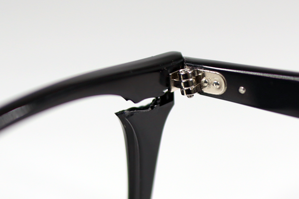 RayBan　黒樹脂フレーム　ヨロイ割れ　修復再生