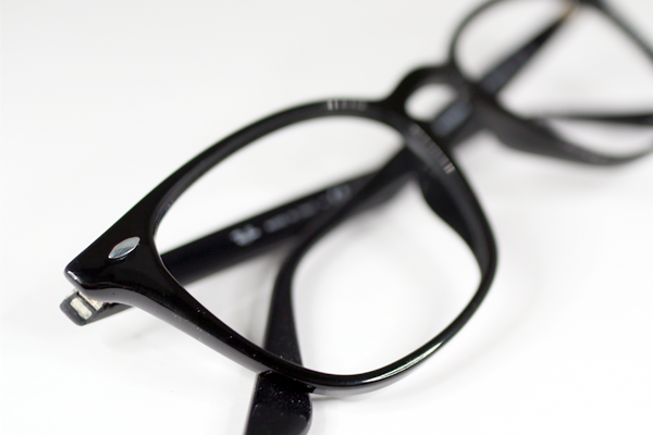 RayBan　黒樹脂フレーム　ヨロイ割れ　修復再生