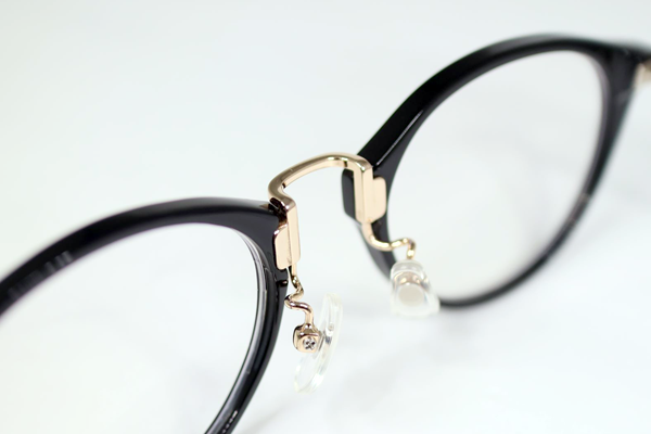 TOM FORD　左ブリッジリム切れ　修復再生