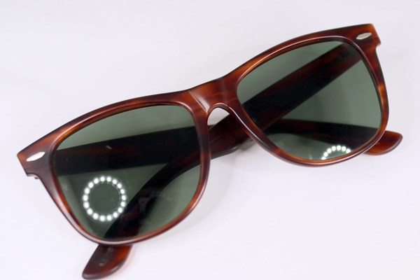 Ray-Ban ウェイファーラー2 右テンプル丁番カシメ直し 修復再生