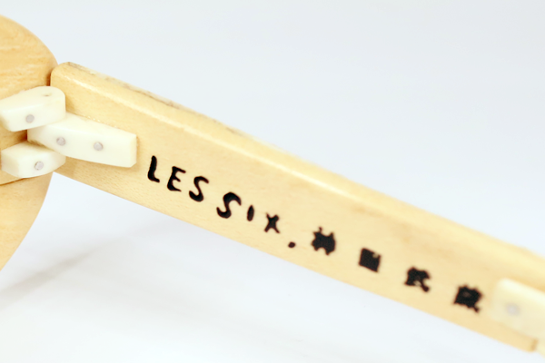 クマの骨めがね　LESSIX